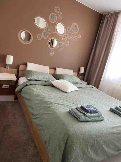 Lovely 1-Bedroom Apartament With Free Parking صوفيا المظهر الخارجي الصورة