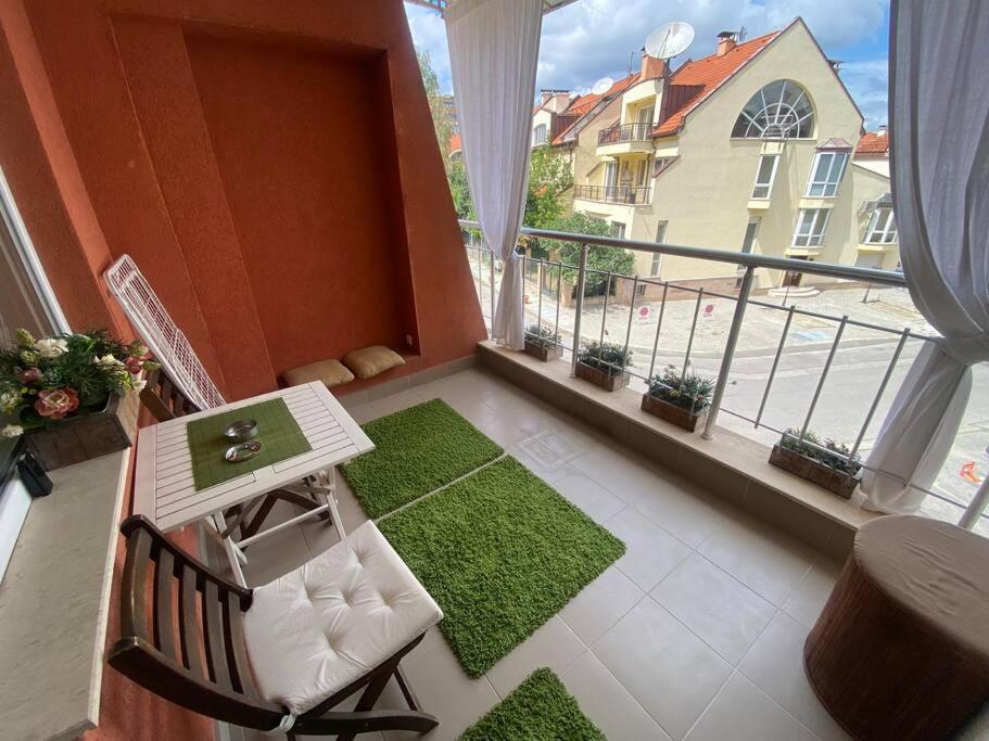 Lovely 1-Bedroom Apartament With Free Parking صوفيا المظهر الخارجي الصورة