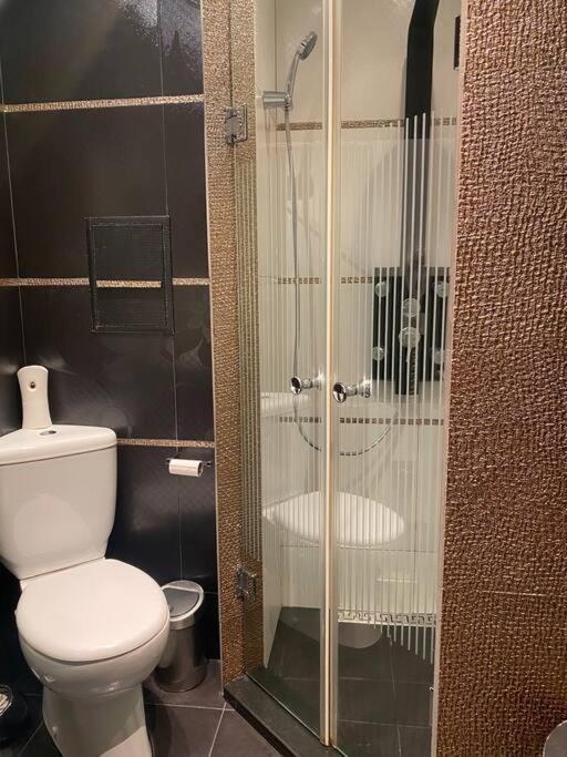 Lovely 1-Bedroom Apartament With Free Parking صوفيا المظهر الخارجي الصورة
