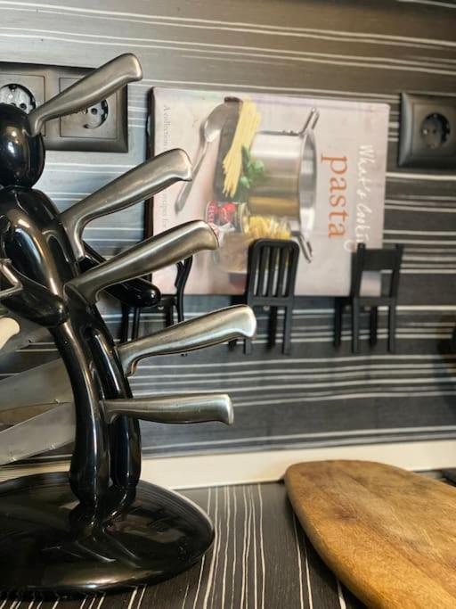 Lovely 1-Bedroom Apartament With Free Parking صوفيا المظهر الخارجي الصورة